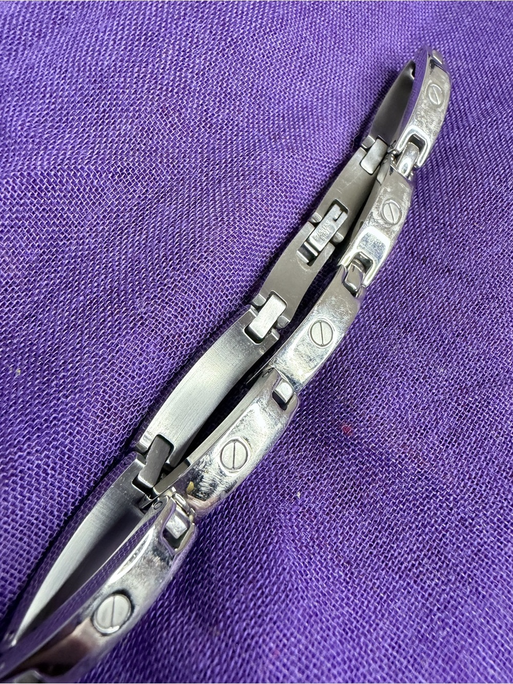 Stainless Steel Wave / Zig-Zag Love-Inspired Bangle Bracelet -3"